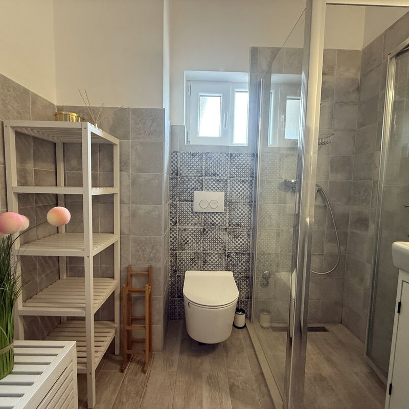 Residence Liveric Seafront: Autumn, Bathroom, Spring, Summer