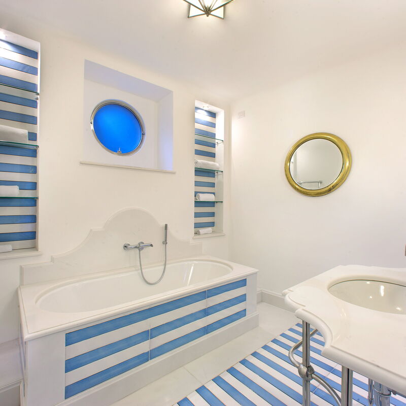 Torre Sponda - Casa Grande, Private Beach: Autumn, Bathroom, Spring, Summer