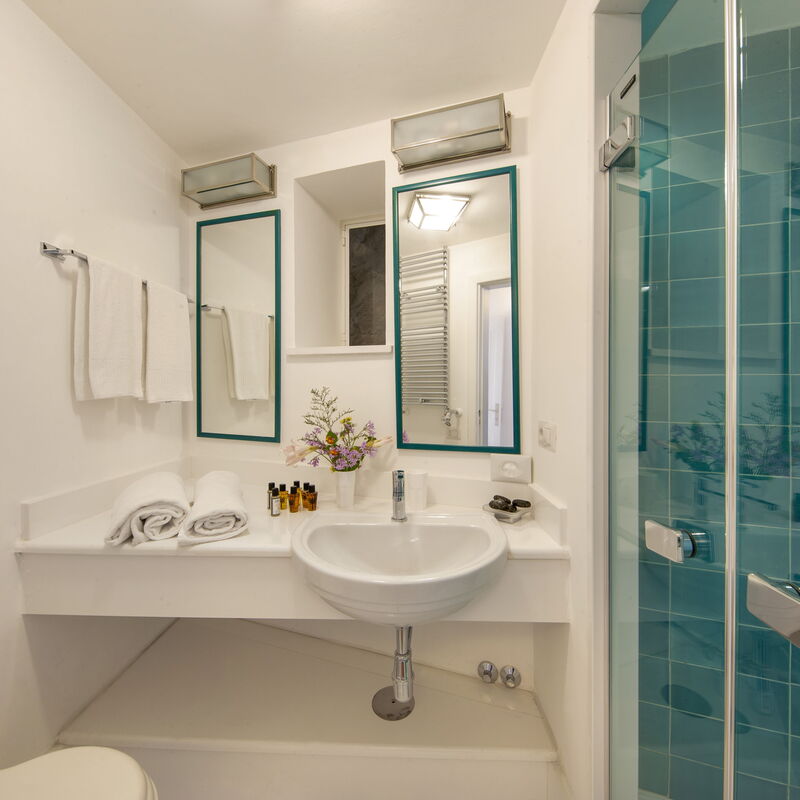 Torre Sponda - Casa Angelica, Private Beach: Autumn, Bathroom, Spring, Summer