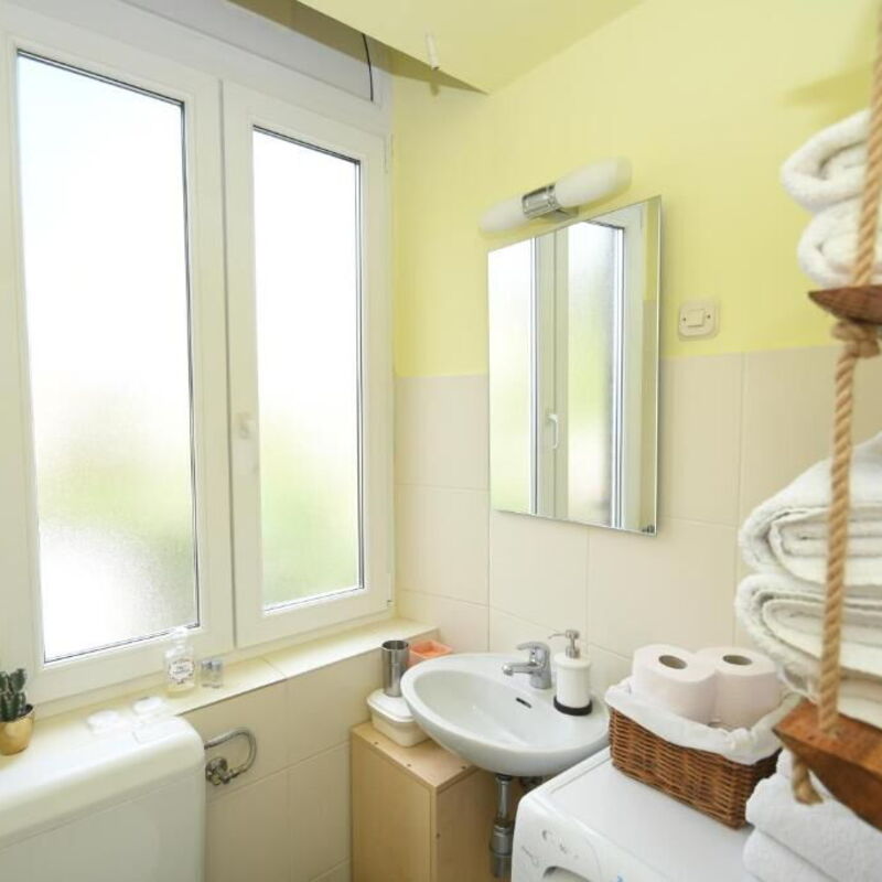 Appartamento Central Sea View Opatija: Autumn, Bathroom, Spring, Summer