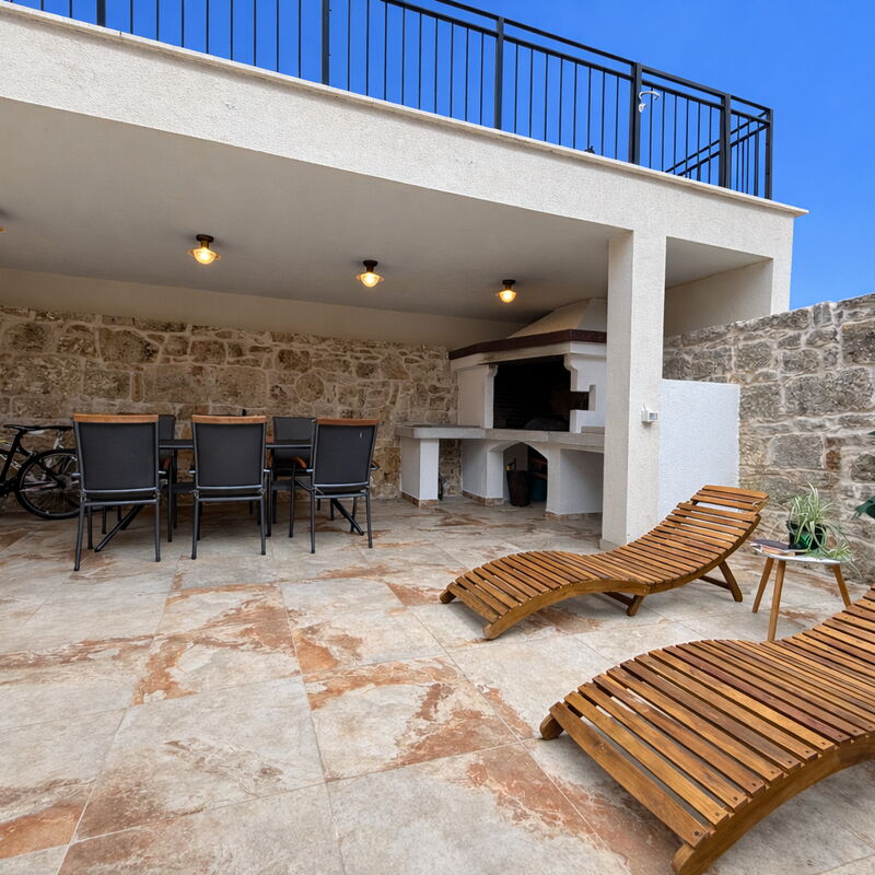 Casa Rossa Ac, Wifi, Prodol - Croazia: Frühling, Garten, Herbst, Sommer