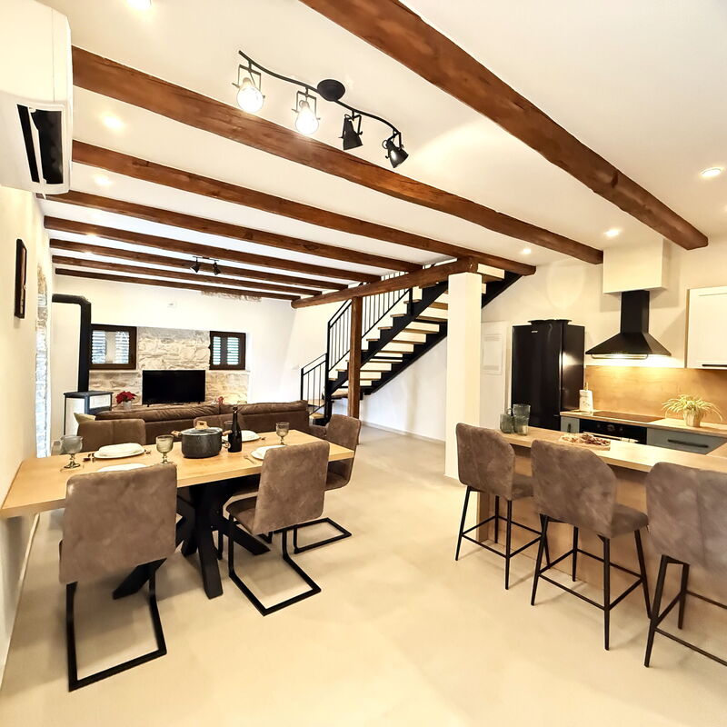 Casa Rossa Ac, Wifi, Prodol - Croazia: Autumn, Dining Room, Spring, Summer