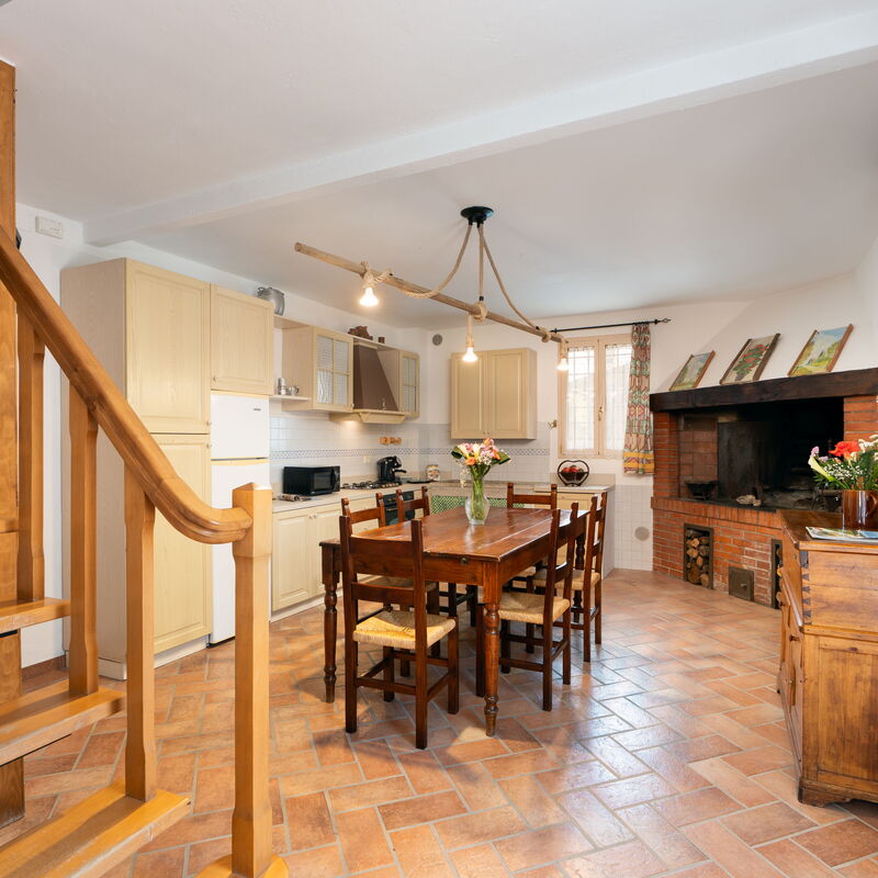 Villa Il Goro: Dining Room, Kitchen