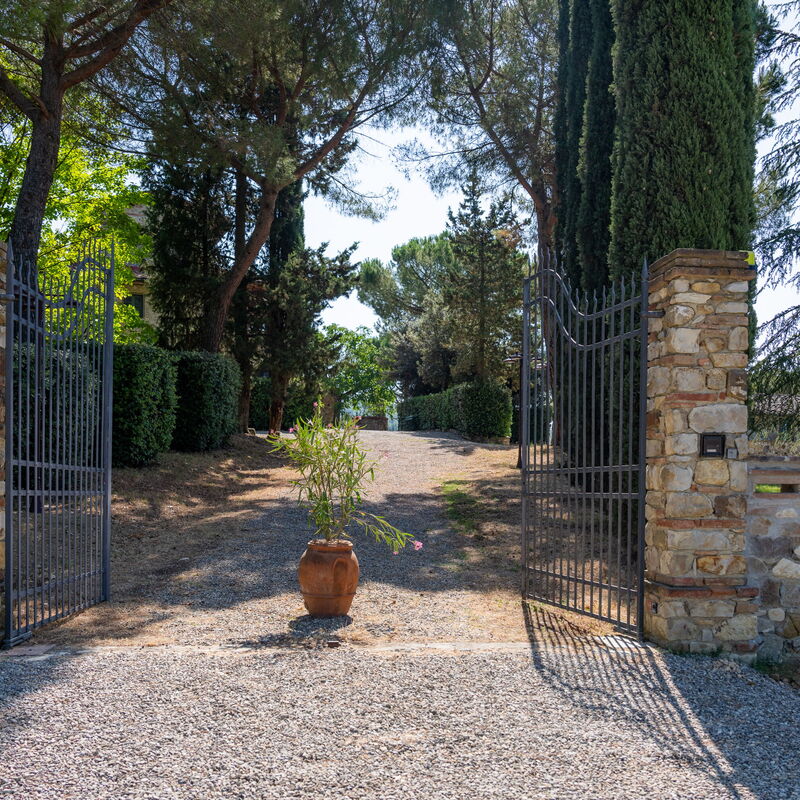 Relais Badia a Passignano: Autumn, Spring, Summer