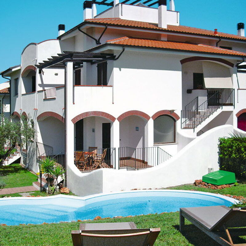 Apartment Pineto Pool ,wi-fi, Close To The Beach: Autumn, Building Exterior, Spring, Summer