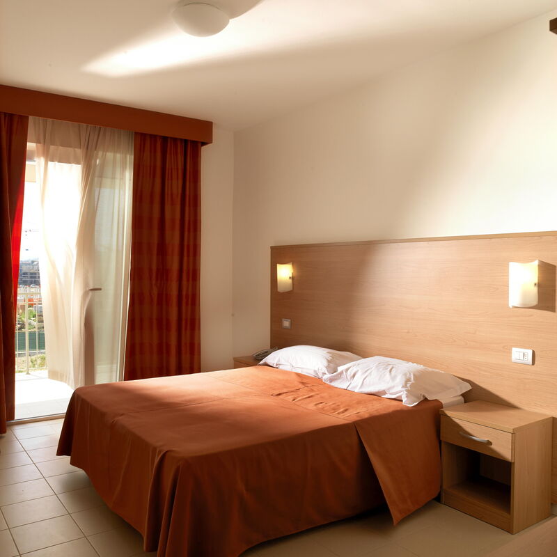 Residence Roseto, Pool, Seaview, Abruzzo: Autumn, Bedroom, Spring, Summer