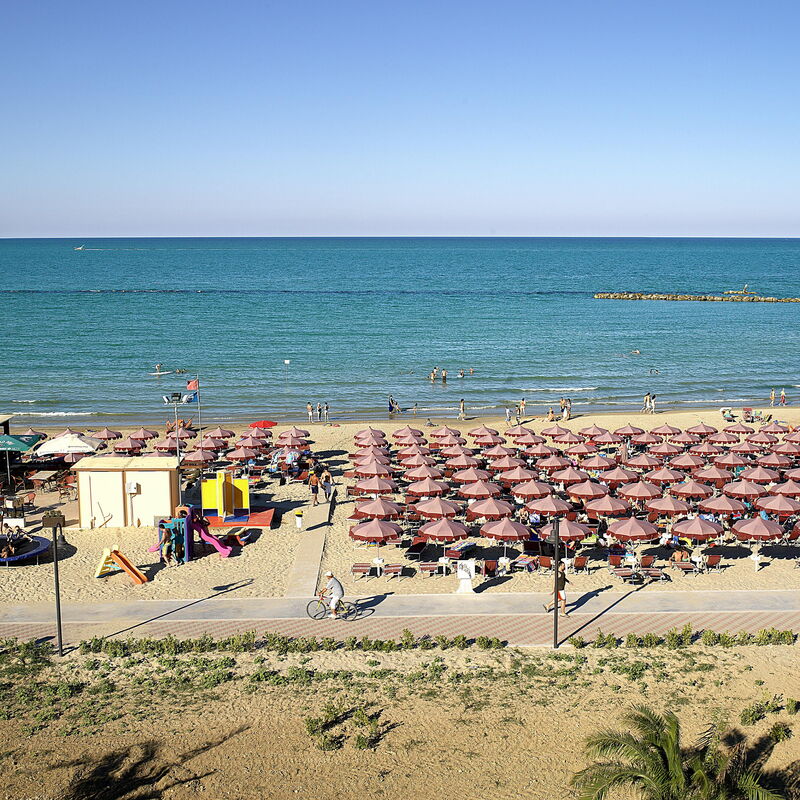 Residence Roseto, Pool, Seaview, Abruzzo: Activities, Autumn, Outdoor, Spring, Summer