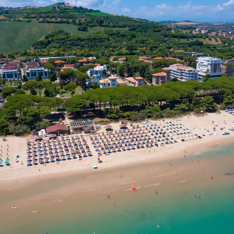 Suite Pineto Pool And Seaside: Autumn, Building Exterior, Spring, Summer