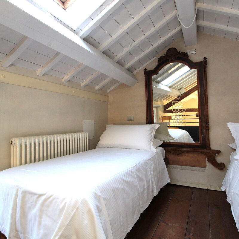 Design Loft, Romantic Retreat, Feltre: Autumn, Bedroom, Spring, Summer