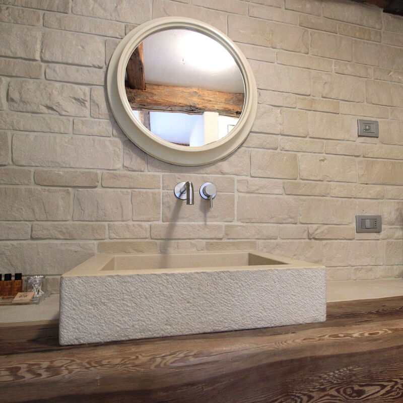 Design Loft, Romantic Retreat, Feltre: Autumn, Bathroom, Spring, Summer