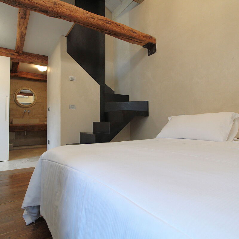 Design Loft, Romantic Retreat, Feltre: Autumn, Bedroom, Spring, Summer