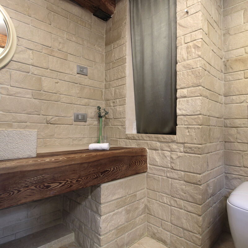 Design Loft, Romantic Retreat, Feltre: Autumn, Bathroom, Spring, Summer