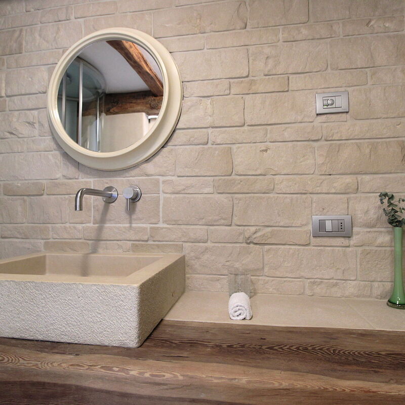 Design Loft, Romantic Retreat, Feltre: Autumn, Bathroom, Spring, Summer