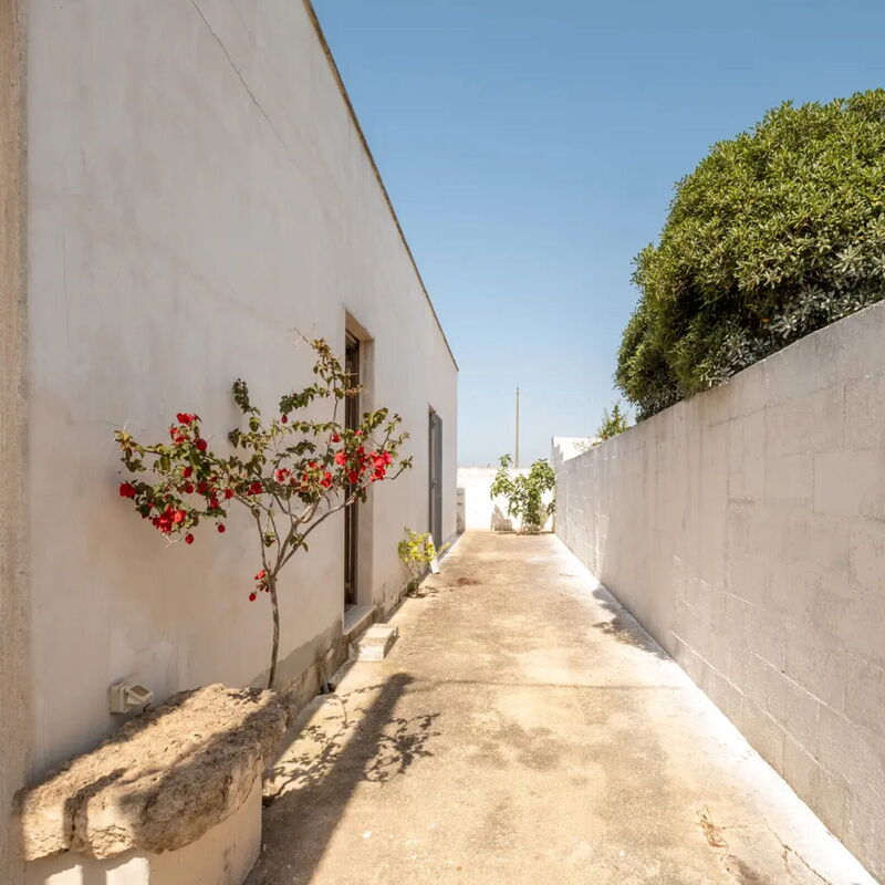 Villetta Sirena, Porto Cesareo: Autumn, Building Exterior, Spring, Summer