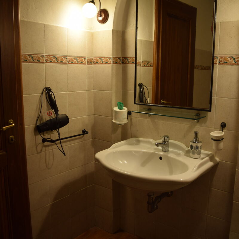 Oasi Della Pergola: Autumn, Bathroom, Spring, Summer