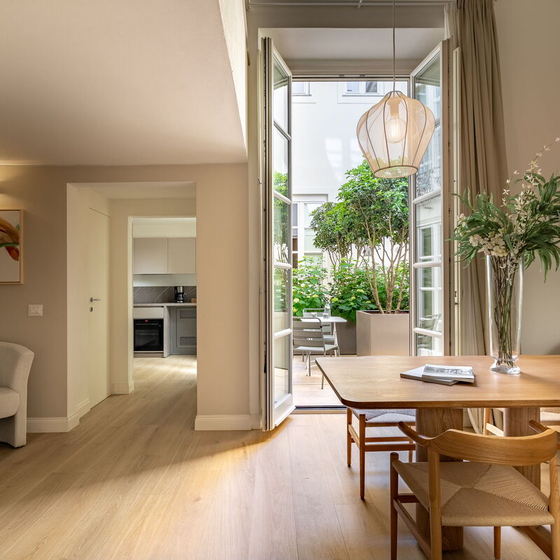 Deservi Charming Apartments: Autumn, Living Room, Spring, Summer