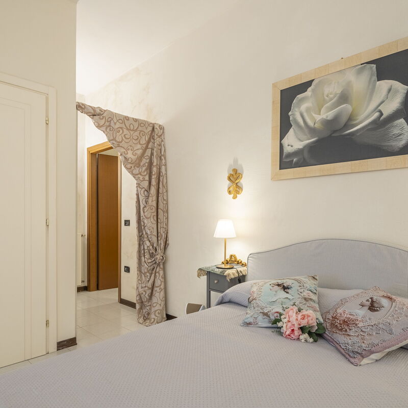 Casa Gioia In Lucca: Autumn, Bedroom, Kitchen, Living Room, Spring, Summer