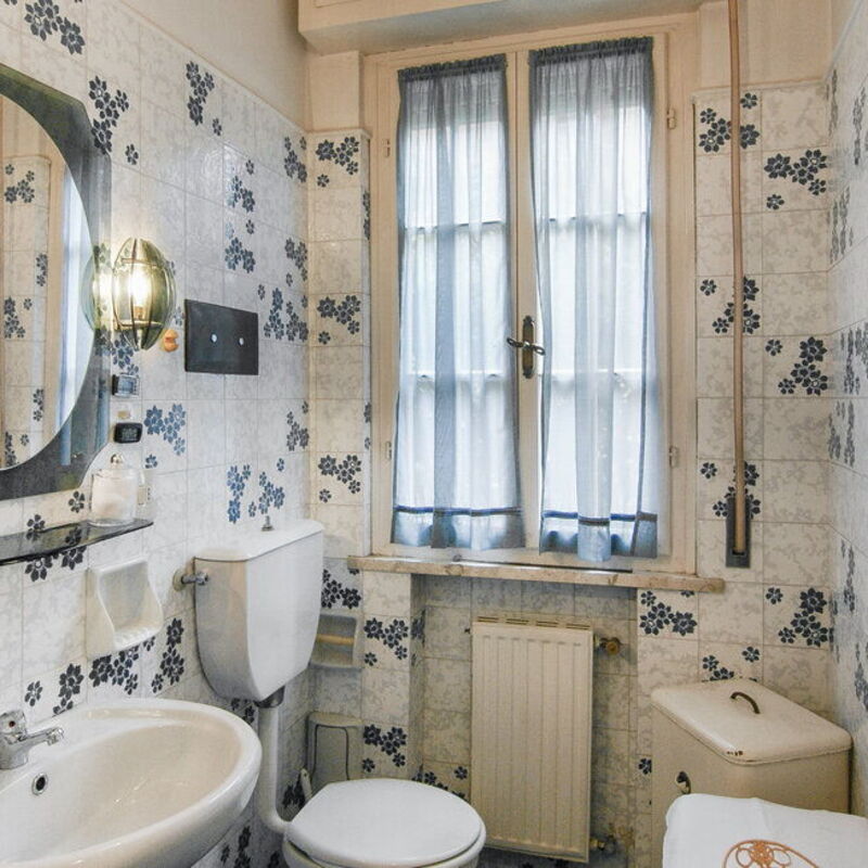 Butterfly Apartment In Lucca: Automne, Été, Printemps, Salle de bain