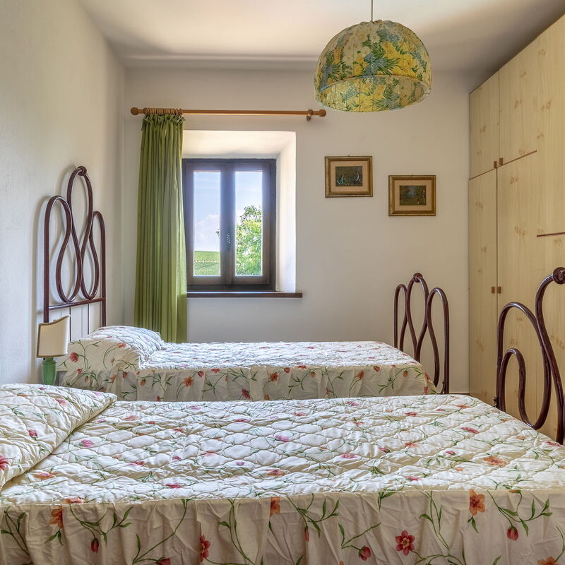 Casa La Cedrina, Pool, Lornano: Autumn, Bedroom, Spring, Summer