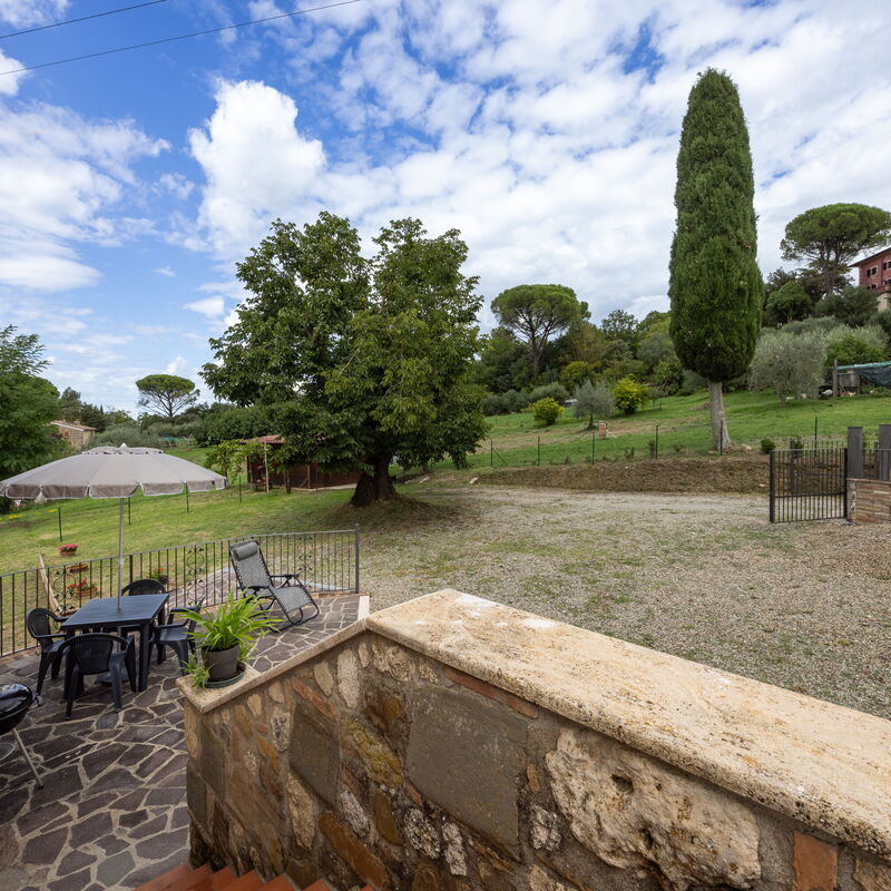 Oliveto Del Cantarello: Autumn, Building Exterior, Spring, Summer