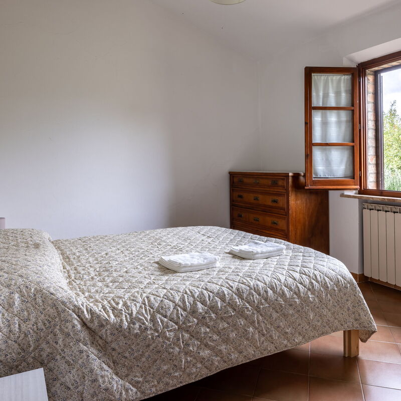 Oliveto Del Cantarello: Autumn, Bedroom, Spring, Summer