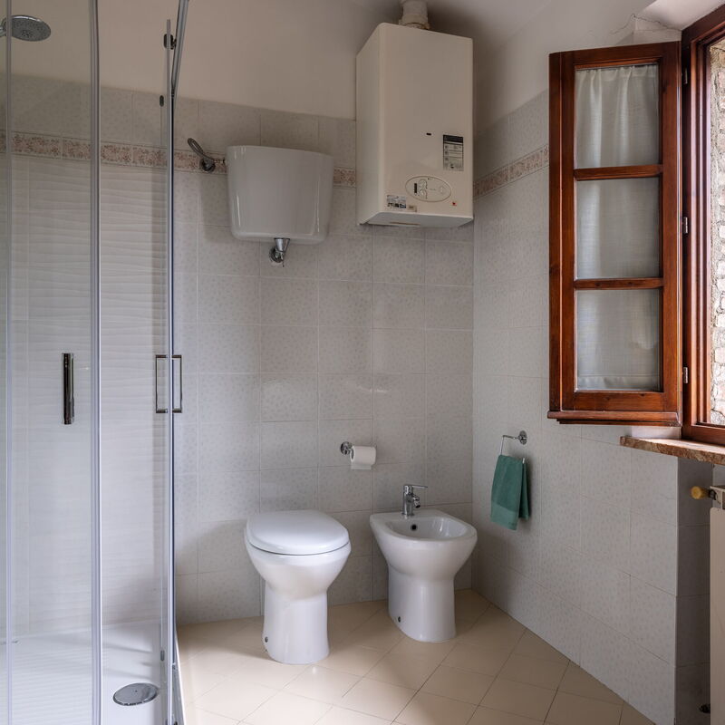 Oliveto Del Cantarello: Autumn, Bathroom, Spring, Summer