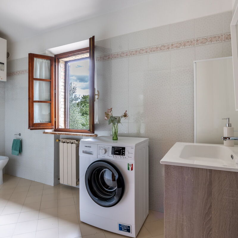 Oliveto Del Cantarello: Autumn, Bathroom, Spring, Summer