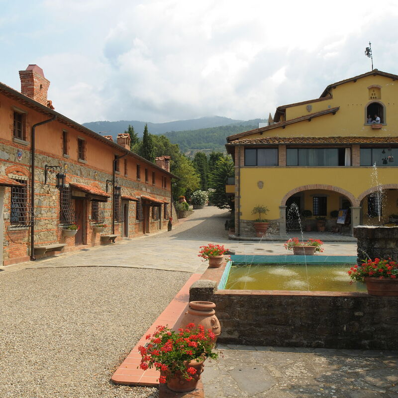 La Piazza Di San Donato: la-piazza-di-san-donato-reggello-multiproperty-external