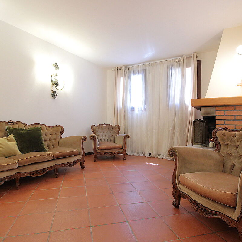 Villa Rosa Apartment: Autumn, Living Room, Spring, Summer