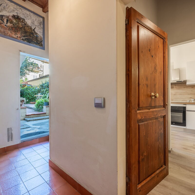 Carmine Apartment San Frediano: Autumn, Main Entrance, Spring, Summer