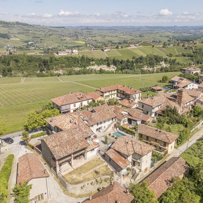 Arpusè - Ca' Renato Grane' Apartment with Pool: Ansichten, Frühling, Herbst, Sommer