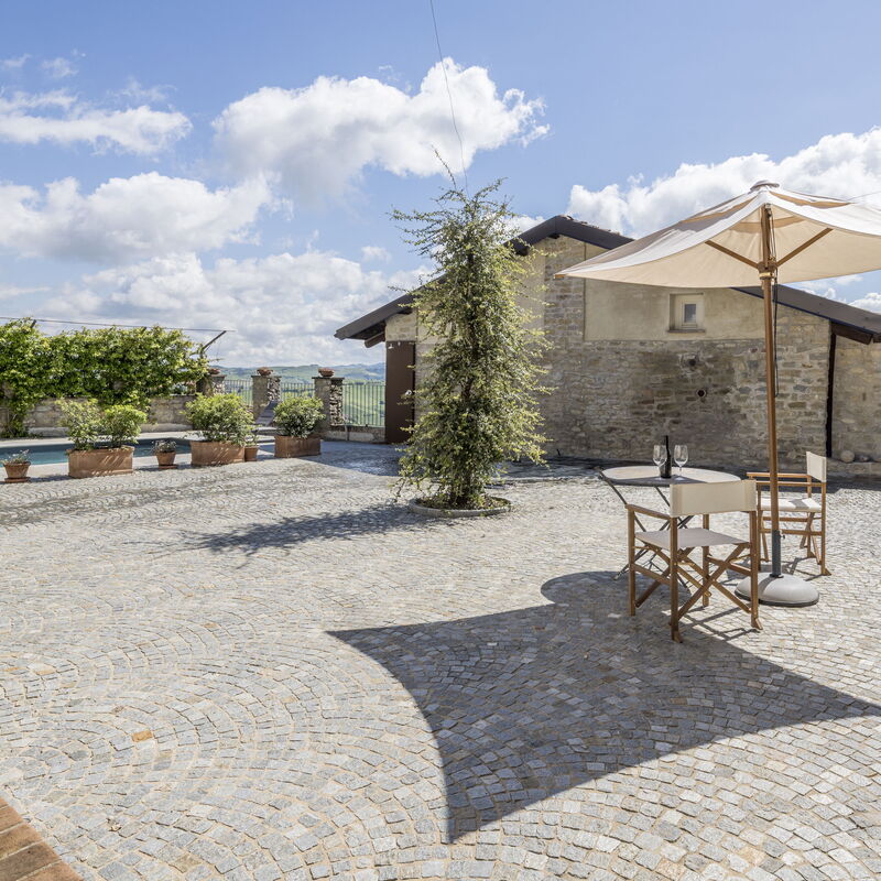 Arpusè - Ca' Renato Grane' Apartment with Pool: Außen, Frühling, Herbst, Sommer