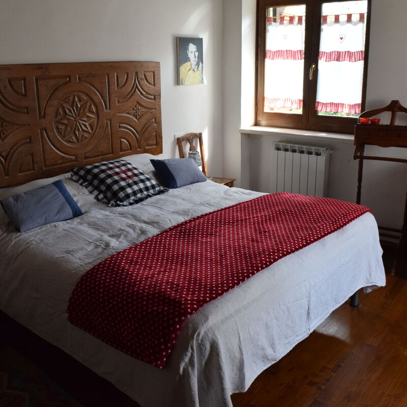 Villa Nasca Countryside and Pool: Autumn, Bedroom, Spring, Summer