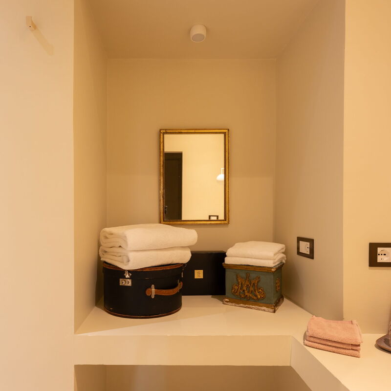 Royal Apartment - Palazzo Villani Lubelli: Autumn, Bedroom, Spring, Summer