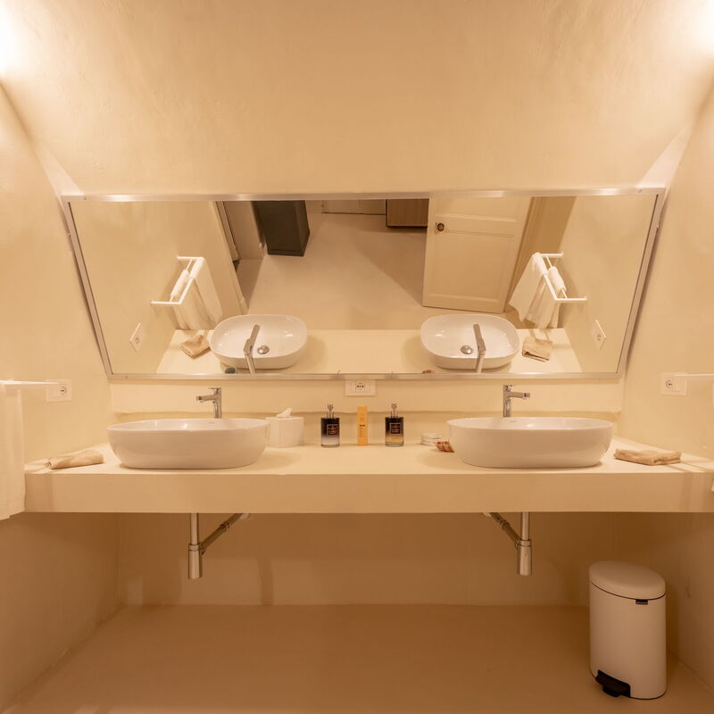 Garden Apartment - Palazzo Villani Lubelli: Autumn, Bathroom, Spring, Summer