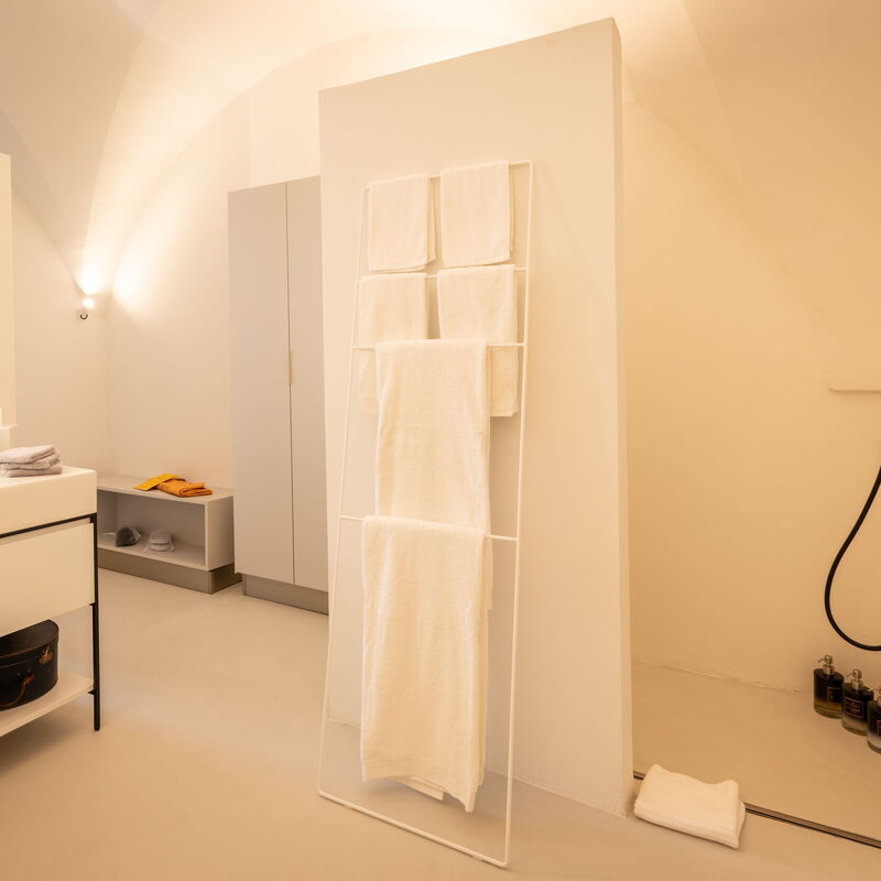 Garden Apartment - Palazzo Villani Lubelli: Autumn, Bathroom, Spring, Summer