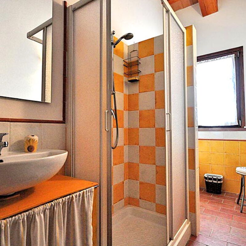 Appartamento Girasole Seaside and Pool: Autumn, Bathroom, Spring, Summer
