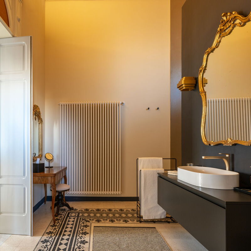 Royal Suite - Palazzo Villani Lubelli: Autumn, Bathroom, Spring, Summer