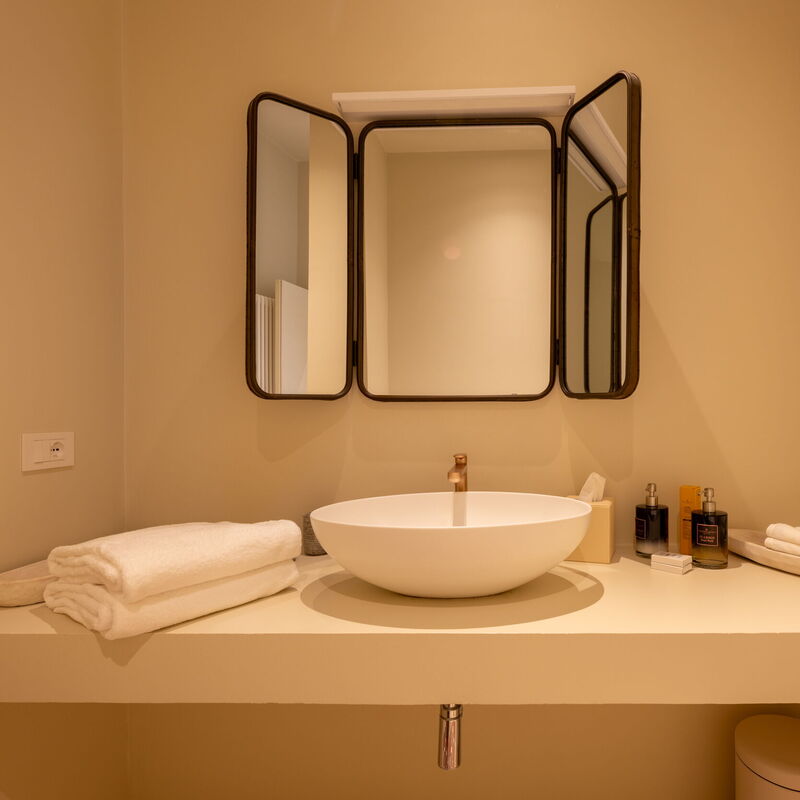 Bubble Apartment - Palazzo Villani Lubelli: Autumn, Bathroom, Spring, Summer