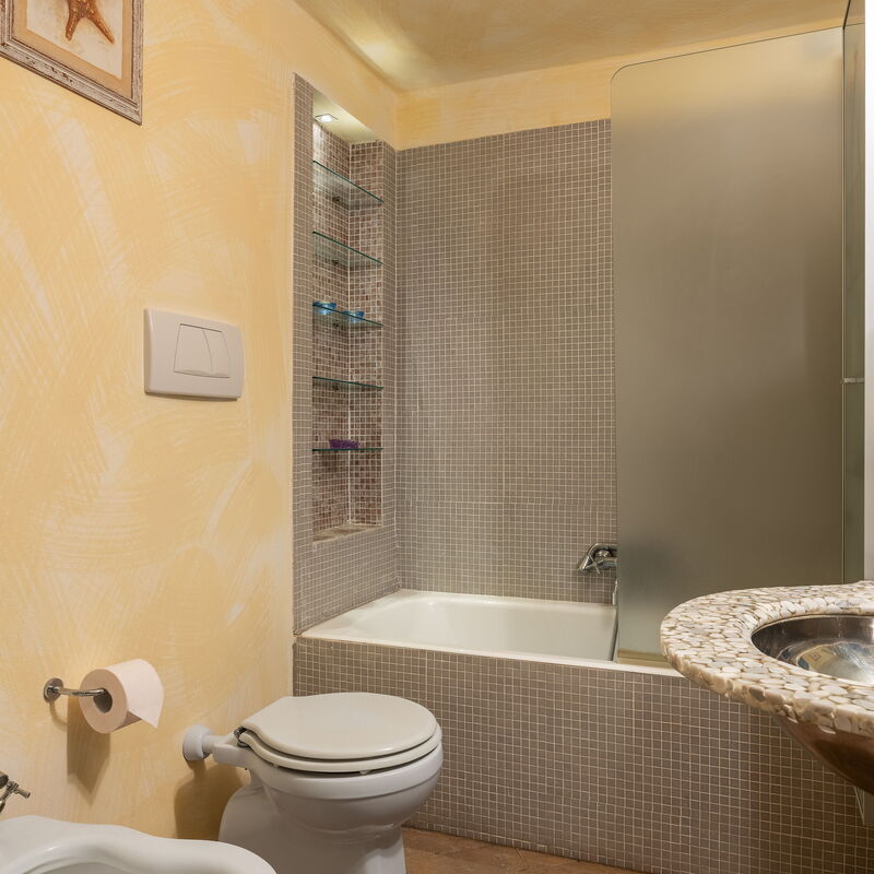 Stella Marina Apartment: Autumn, Bathroom, Spring, Summer