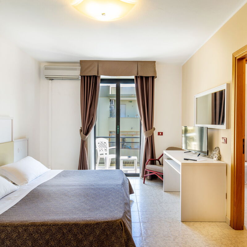 Alghero Residence, Seaside Apartments: Autumn, Bedroom, Spring, Summer