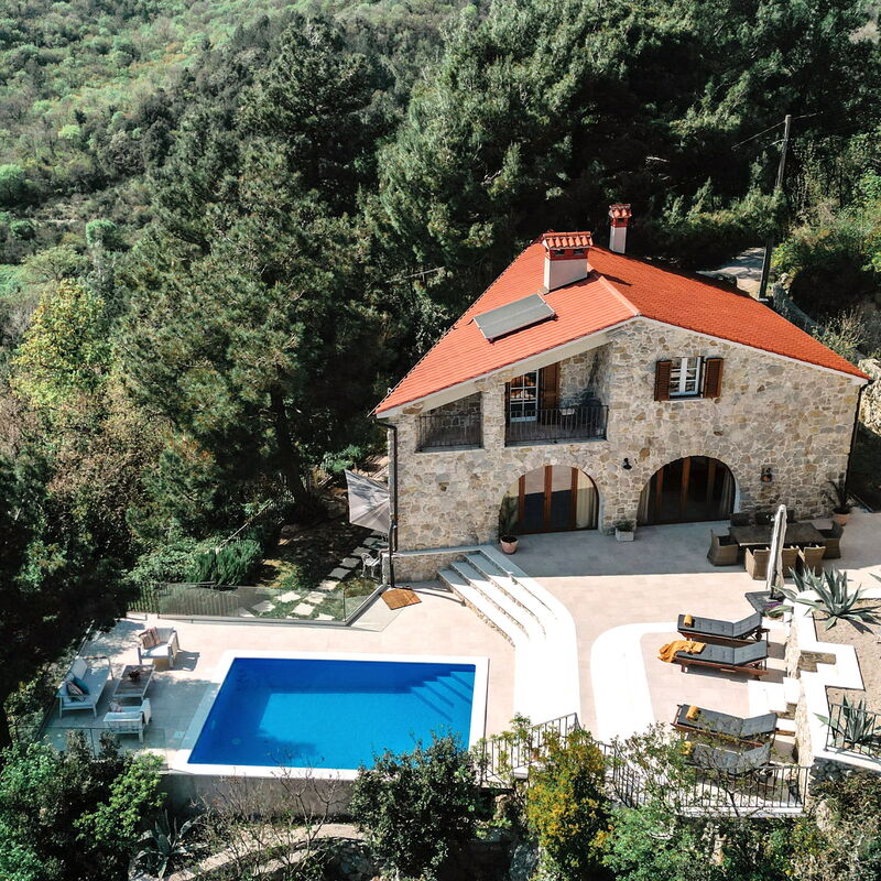 Villa Bogijeva Cliff House, Stunning View: Frühling, Herbst, Schwimmbad, Sommer