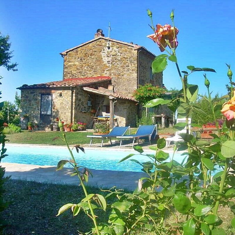 Poggino di Sorano: Building Exterior, Garden, Main Entrance, Pool