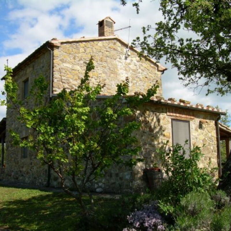 Poggino di Sorano: Building Exterior, Main Entrance