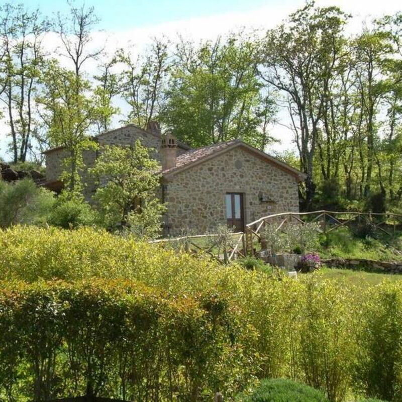 Poggino di Sorano: Building Exterior, Garden