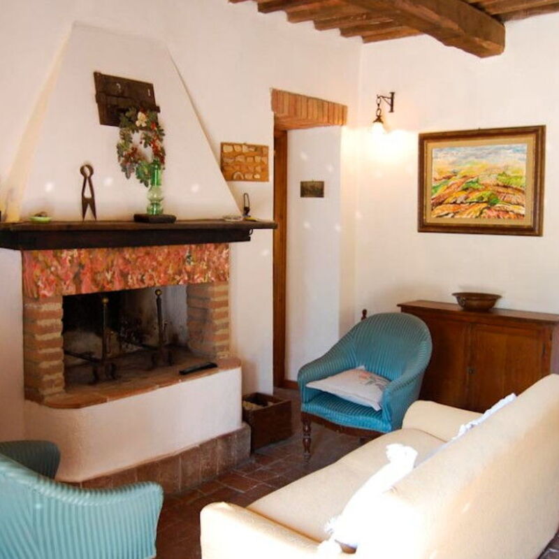 Poggino di Sorano: Dining Room, Living Room