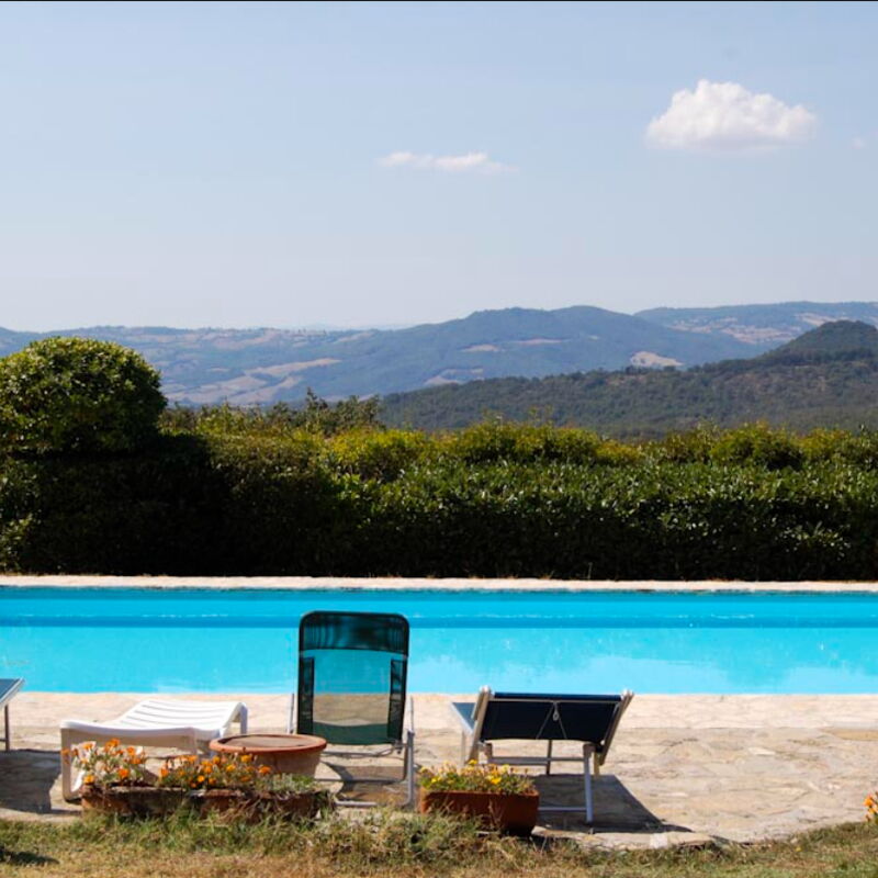 Poggino di Sorano: Building Exterior, Pool