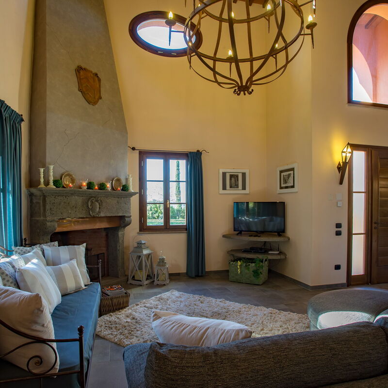 Villa Francesca: Living Room, Main Entrance