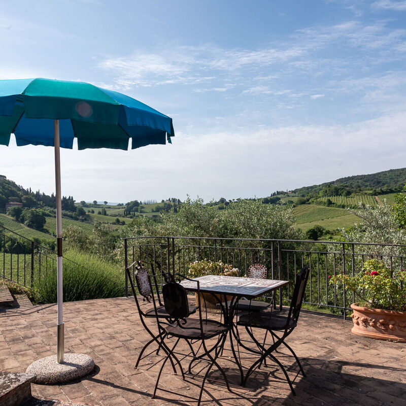 Le Sodole Farmhouse, San Gimignano: Autumn, Building Exterior, Spring, Summer