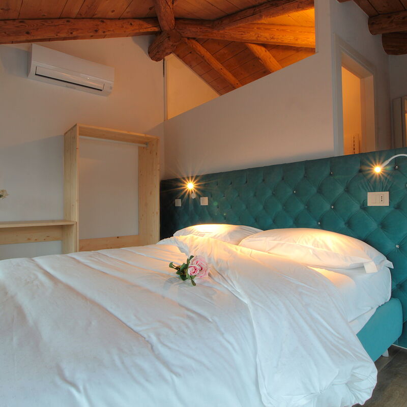Villa Dolce Bacio, Pool and Spa, Valdobbiadene: Autumn, Bedroom, Spring, Summer